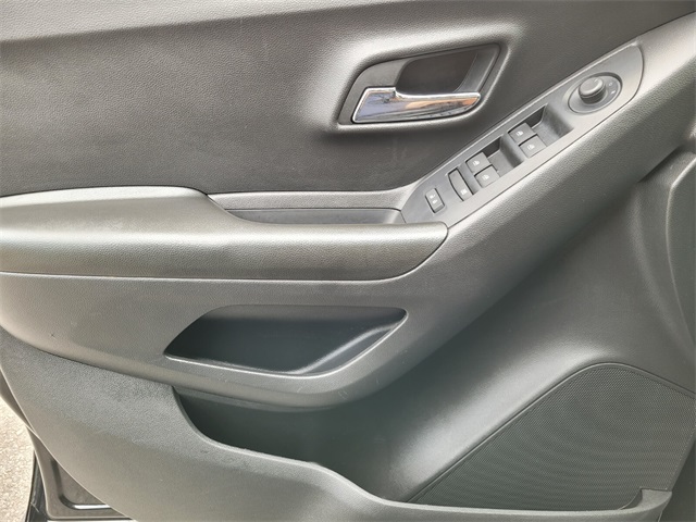 2022 Chevrolet Trax LT photo 26