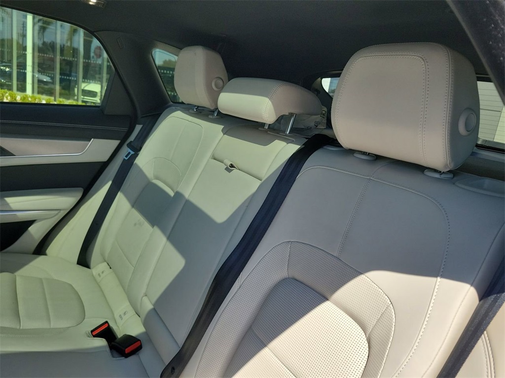 2025 Jaguar F-PACE P250 R-Dynamic S photo 12