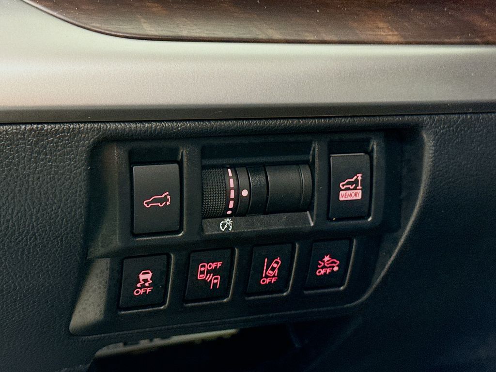 2019 Subaru Outback Limited photo 10