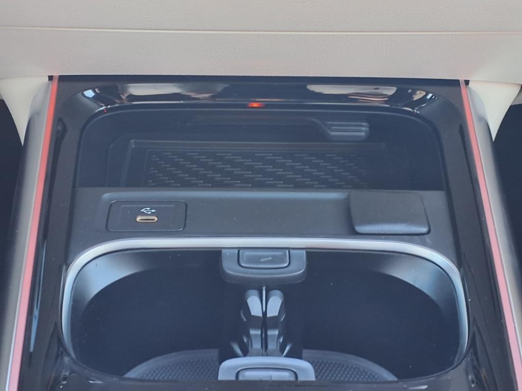 2025 Mercedes Benz GLA 250 photo 17