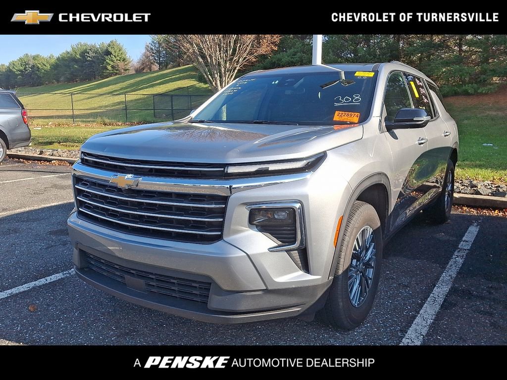 2025 Chevrolet Traverse LT's photo