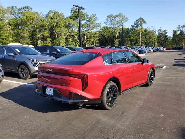 2025 Kia K4 GT-Line Turbo photo 3