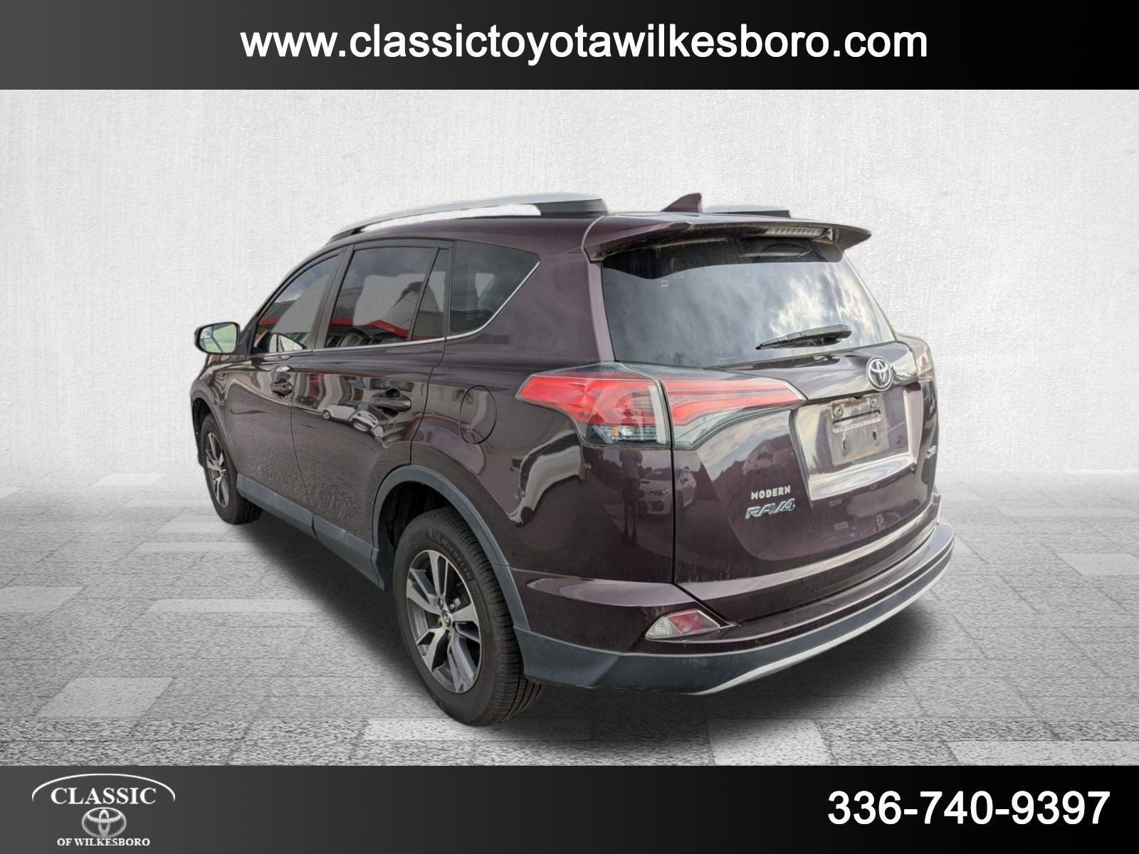 2016 Toyota RAV4 XLE photo 7