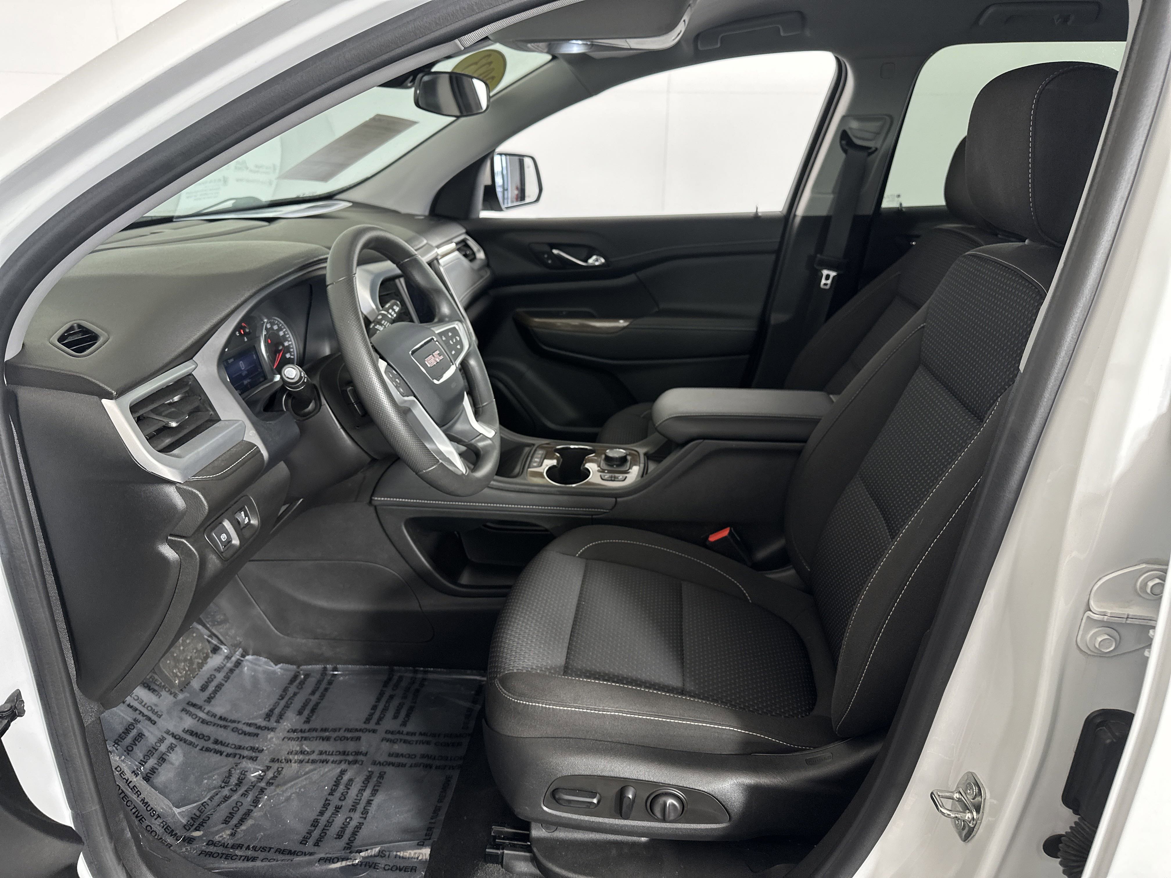 2023 Gmc Acadia SLE photo 2