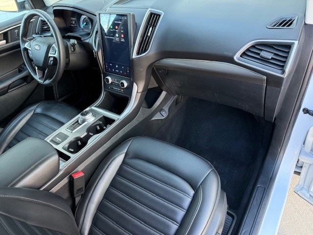 2022 Ford Edge SEL photo 14