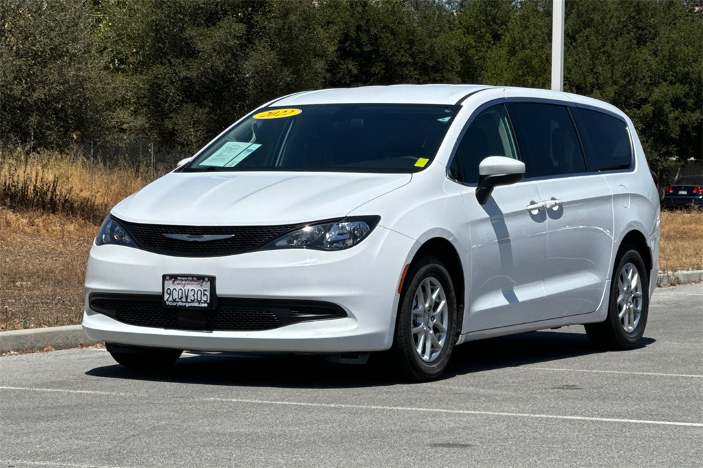 2022 Chrysler Voyager LX photo 7