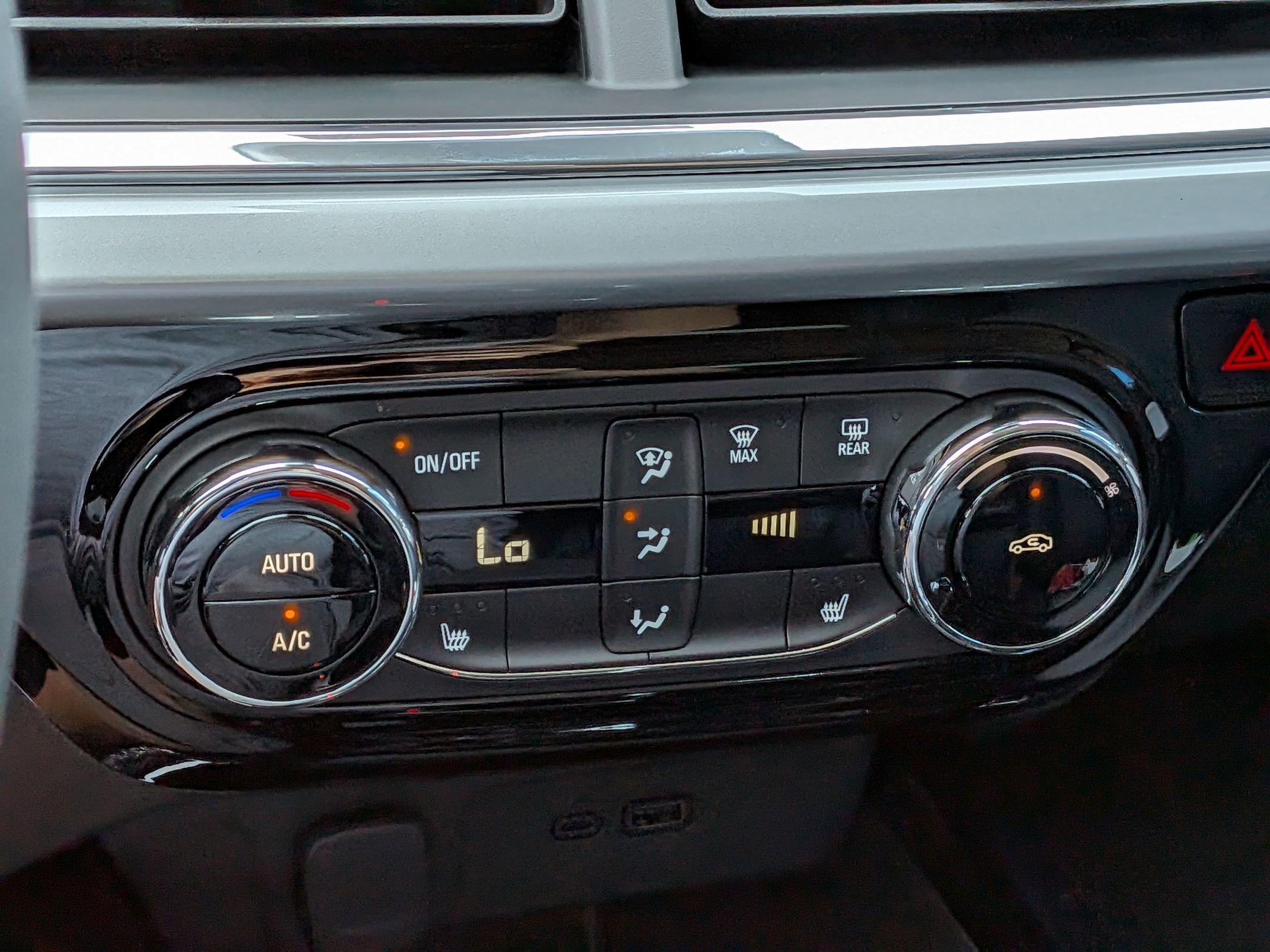 2026 Chevrolet Trax LT photo 21