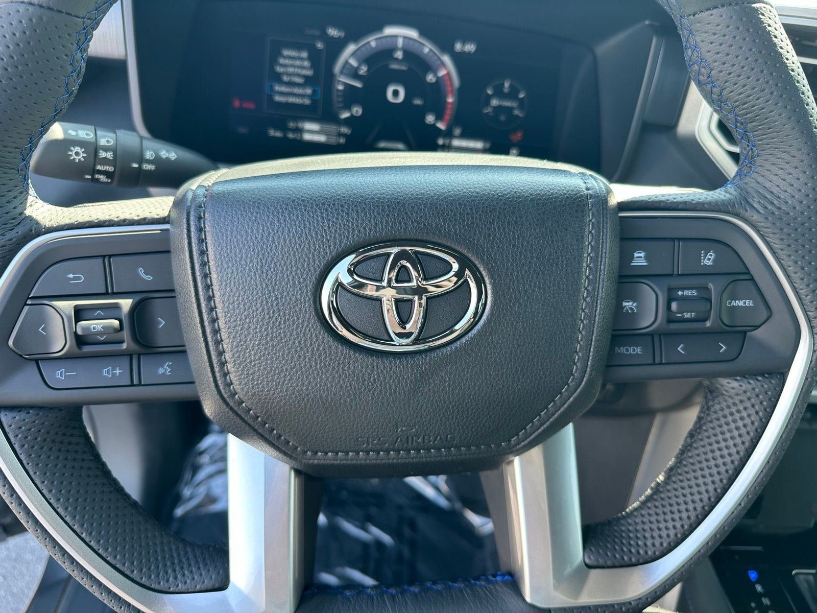 2025 Toyota Tundra Platinum CrewMax photo 12