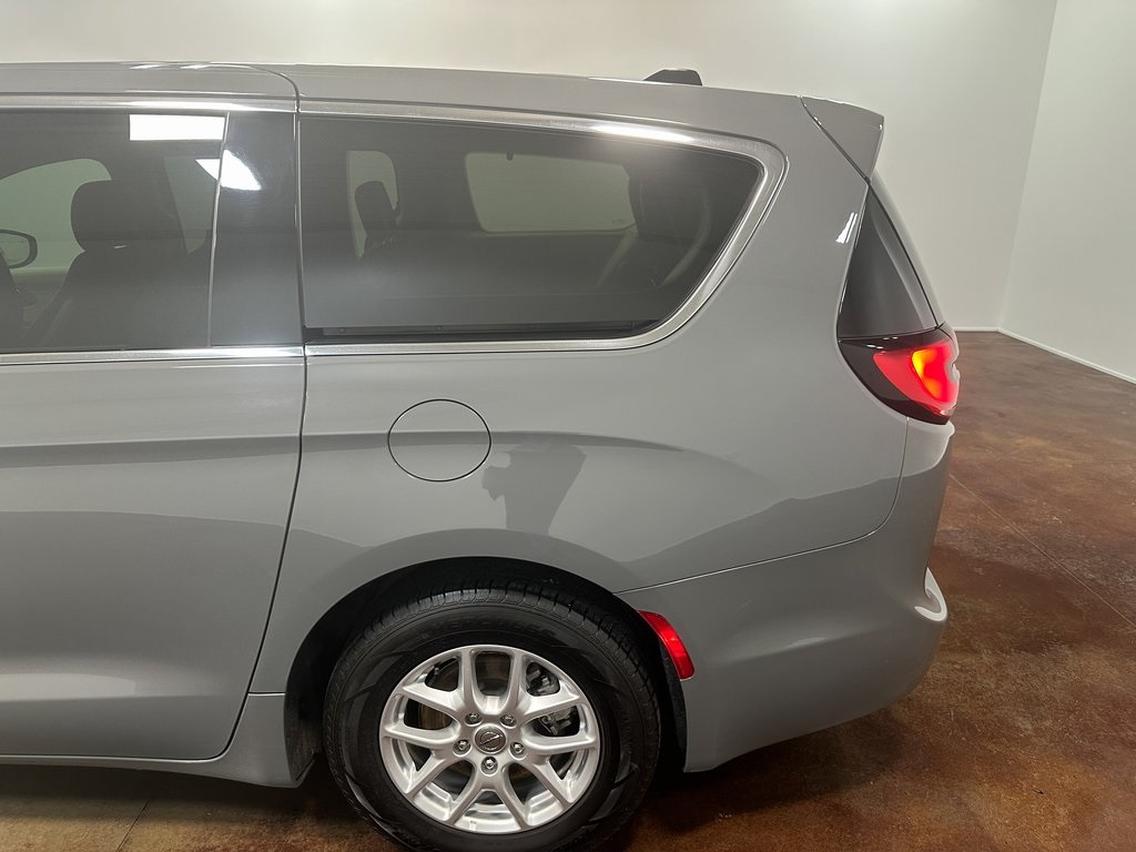2023 Chrysler Pacifica Touring L photo 43