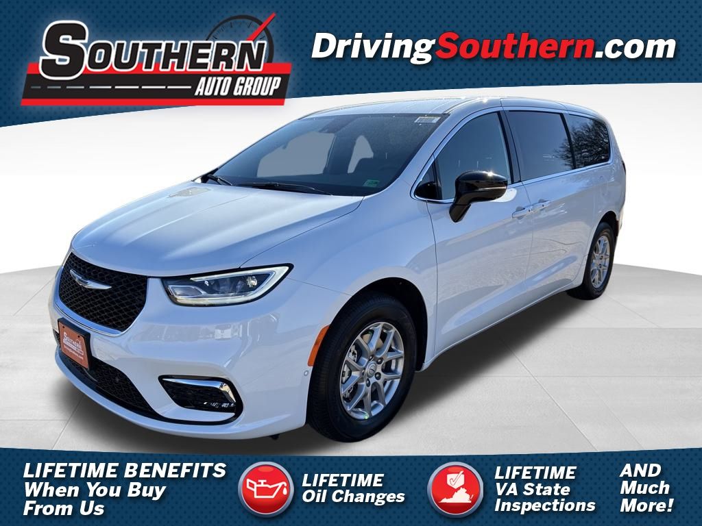 2026 Chrysler Pacifica Select's photo