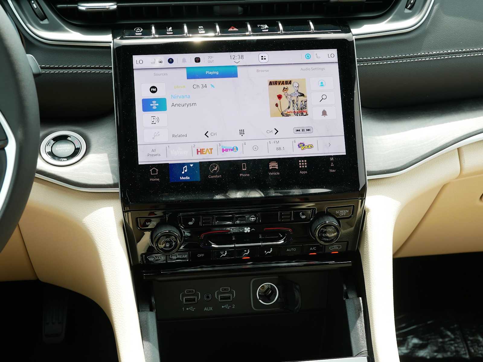 2025 Jeep Grand Cherokee Limited photo 13