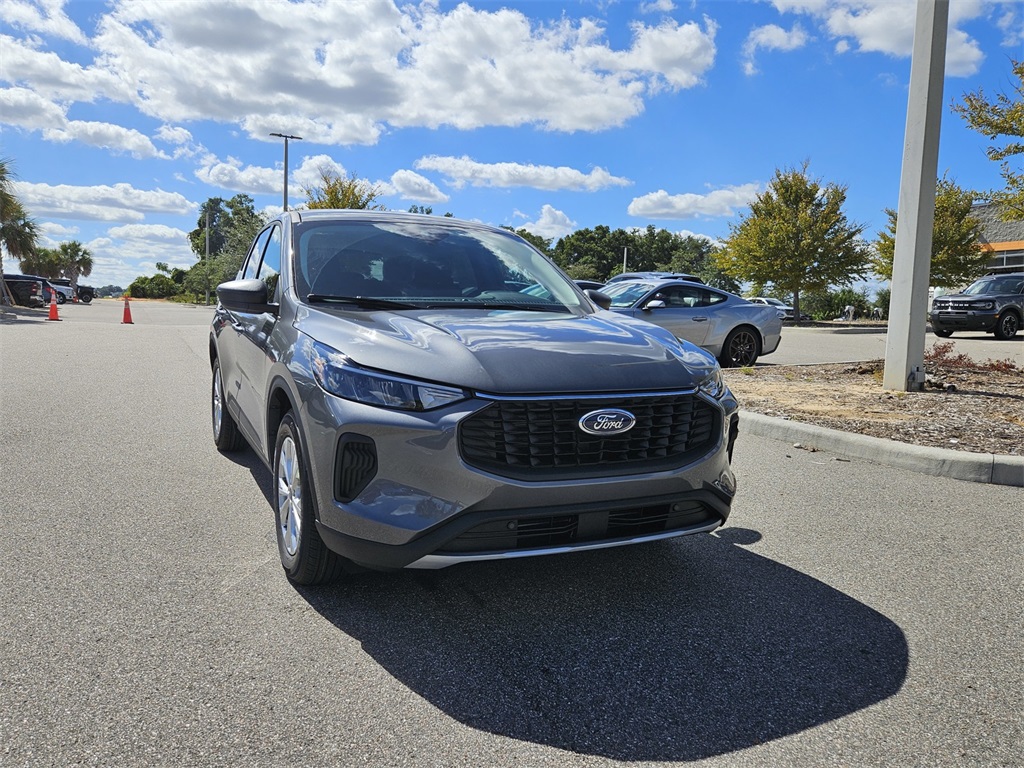 2026 Ford Escape Active photo 2