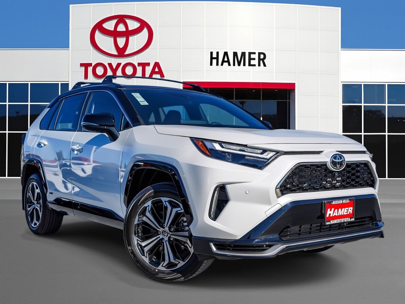 2025 Toyota RAV4 XSE's photo