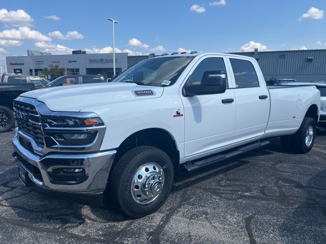 2025 Ram 3500 Tradesman photo 3