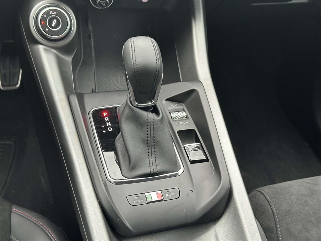2024 Alfa Romeo Tonale Veloce photo 16