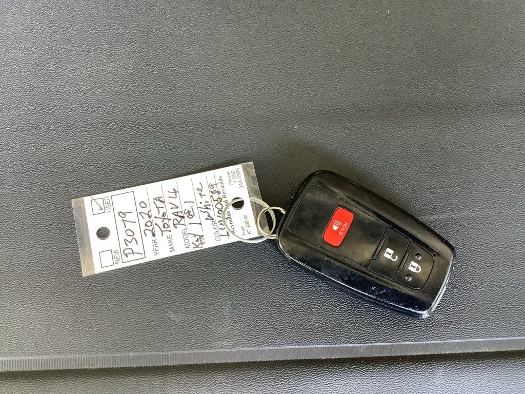 2020 Toyota RAV4 XLE photo 35