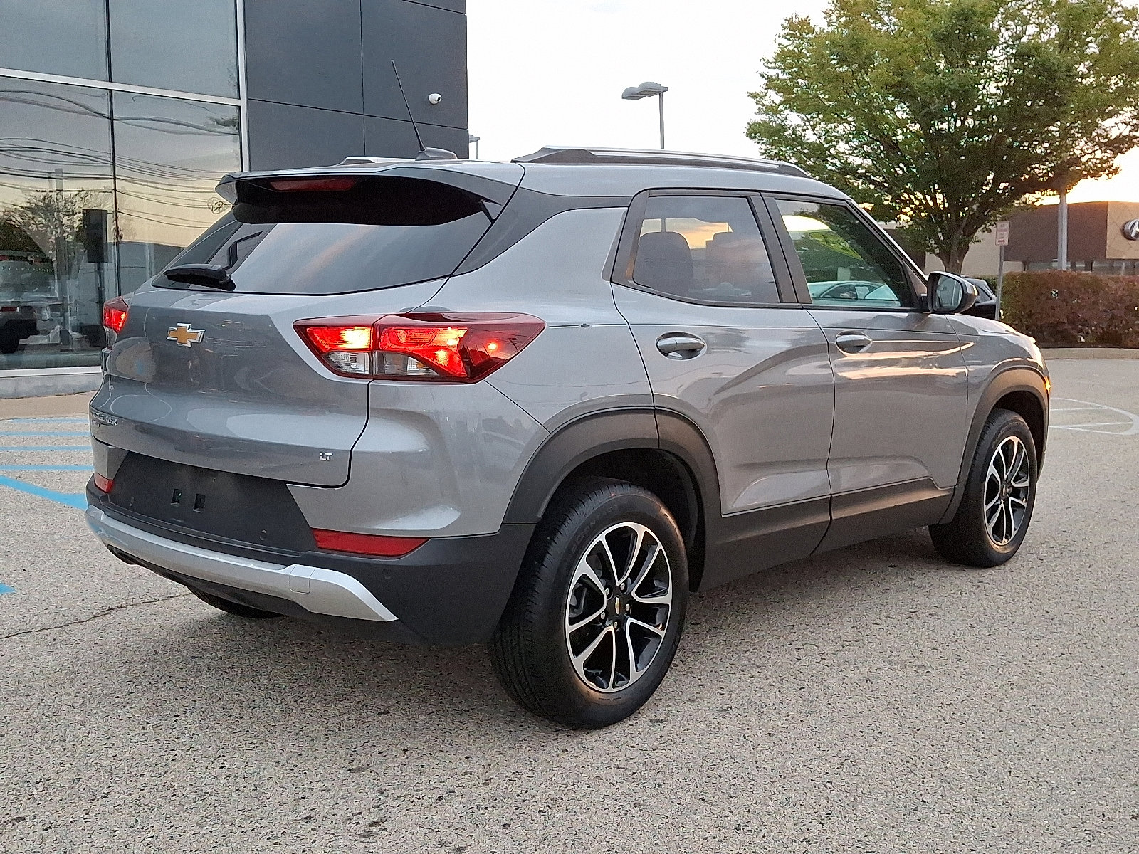 2024 Chevrolet Trailblazer LT photo 4