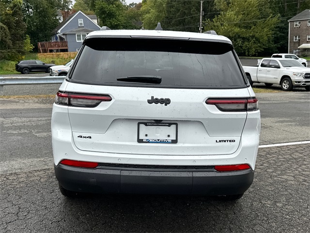 2025 Jeep Grand Cherokee Limited photo 3