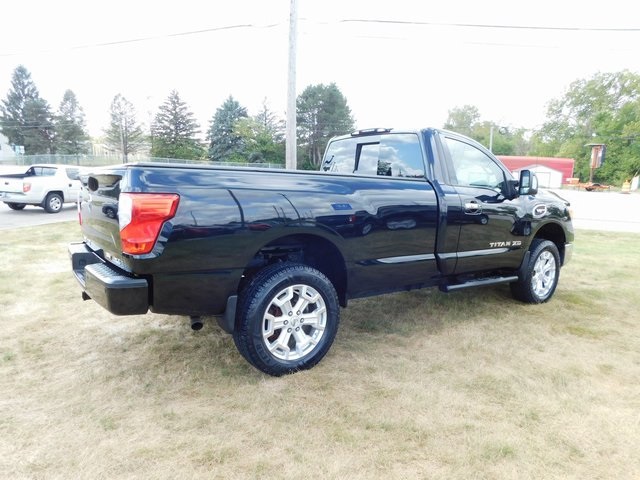 2017 Nissan Titan SV photo 2