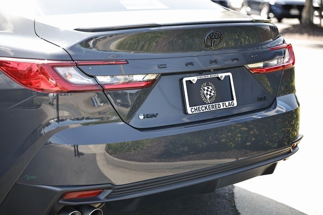 2025 Toyota Camry SE photo 7