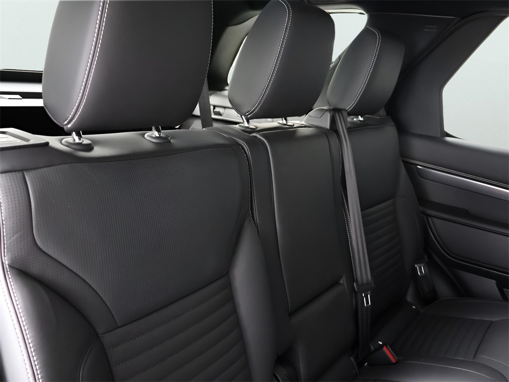 2025 Land Rover Discovery Metropolitan Edition photo 8