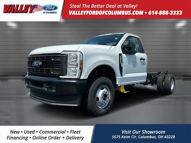 2025 Ford F-350 photo 3