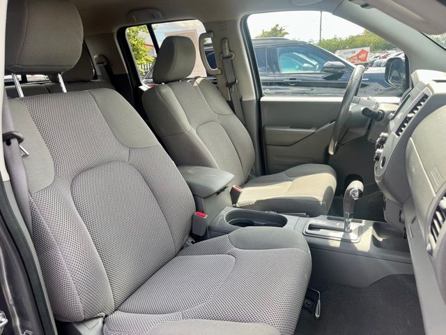 2019 Nissan Frontier SV photo 13