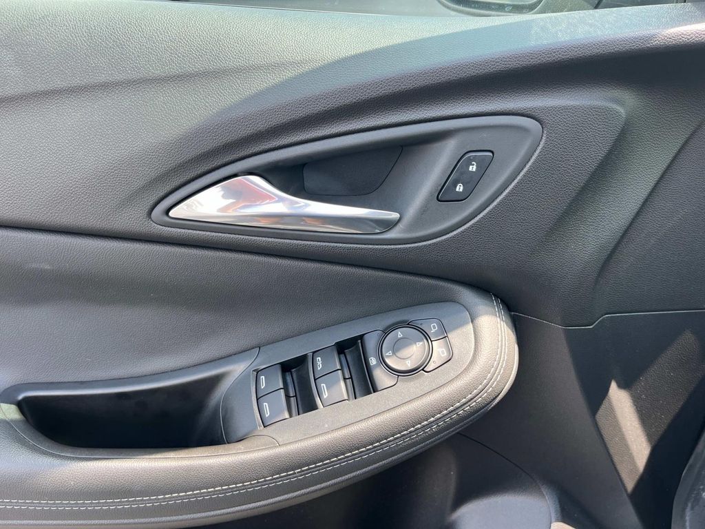 2022 Buick Encore GX Preferred photo 10