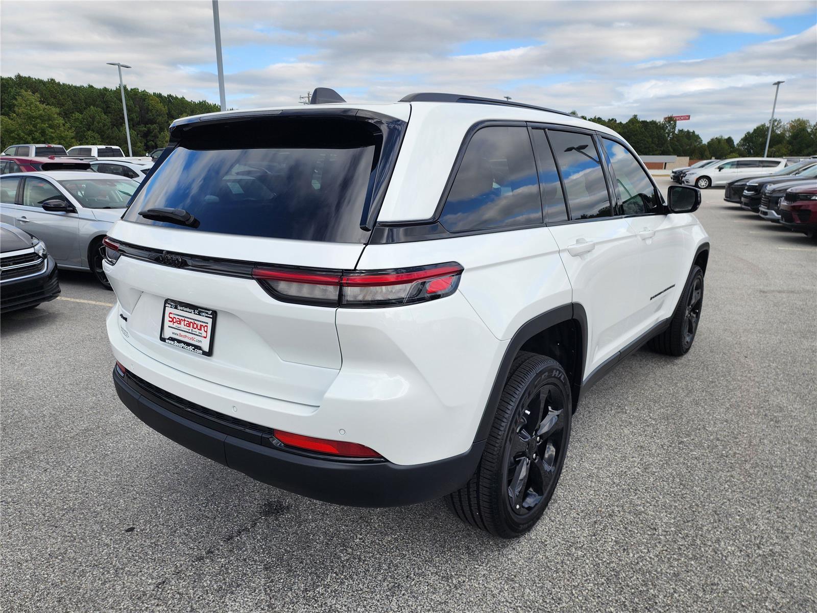 2025 Jeep Grand Cherokee Altitude X photo 4