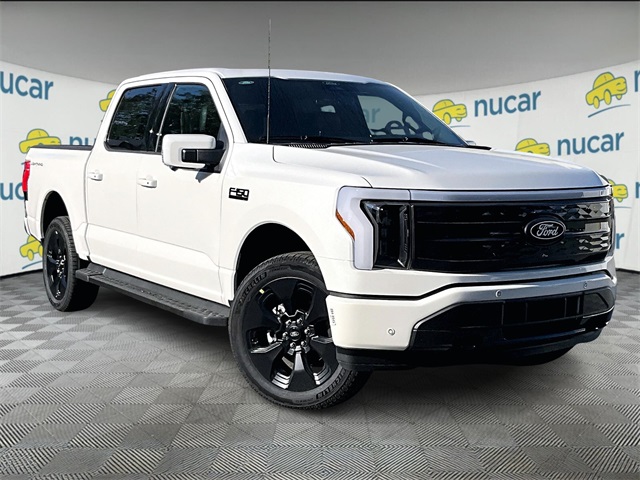 2025 Ford F-150 Lightning Platinum's photo