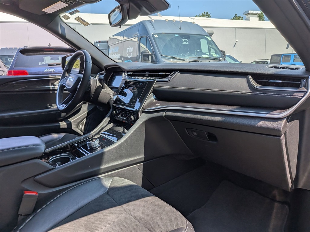 2023 Jeep Grand Cherokee Altitude photo 24