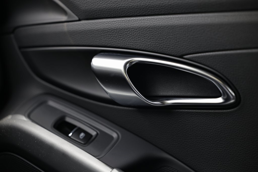 2025 Porsche Cayman Base photo 37
