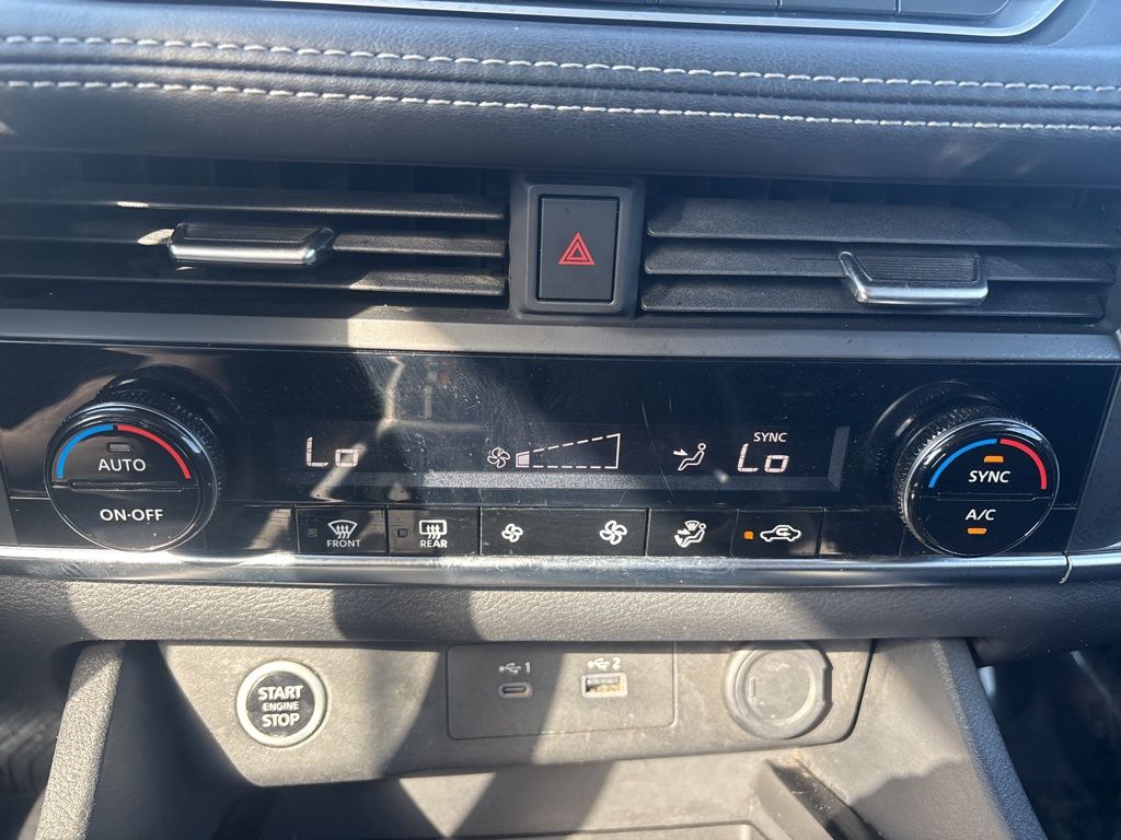2023 Nissan Rogue SV photo 23