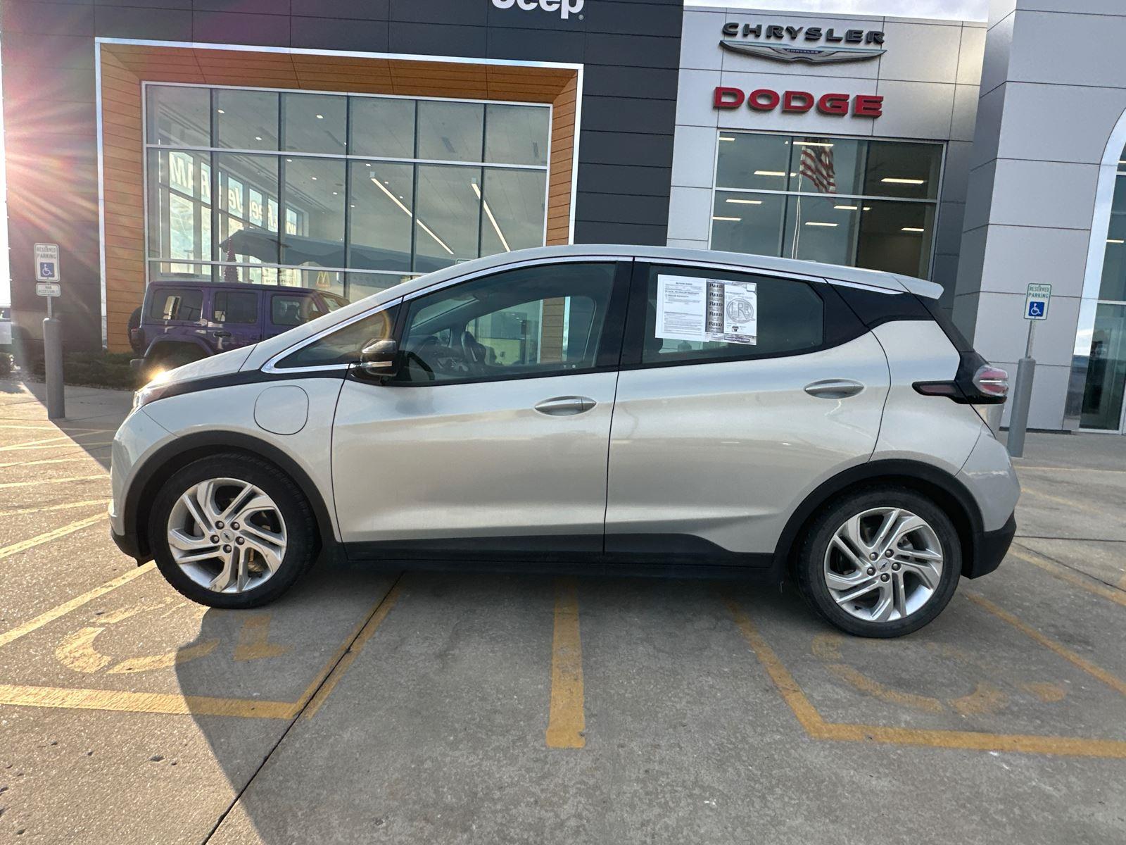 Used 2022 Chevrolet Bolt EV LT with VIN 1G1FW6S07N4127331 for sale in Kansas City