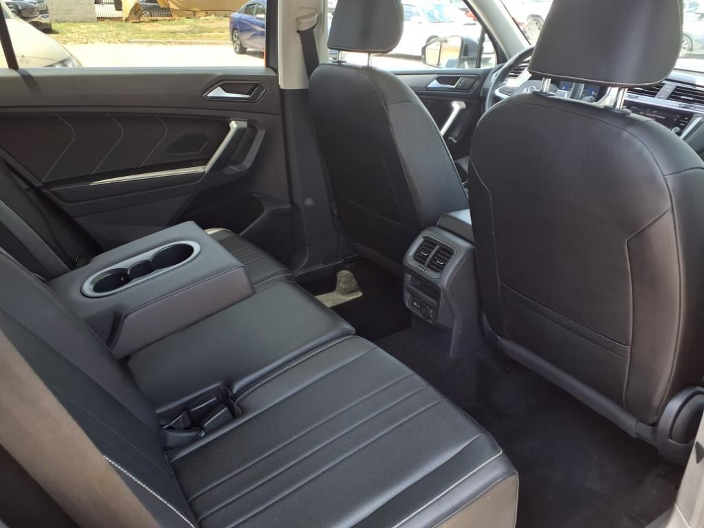 2022 Volkswagen Tiguan SE photo 22