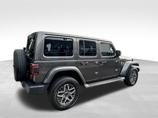 2025 Jeep Wrangler Sahara photo 3