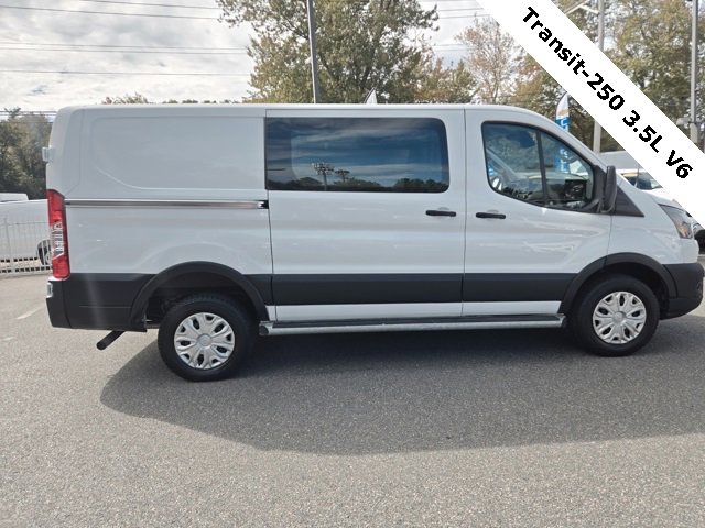 2024 Ford Transit Cargo Van photo 3