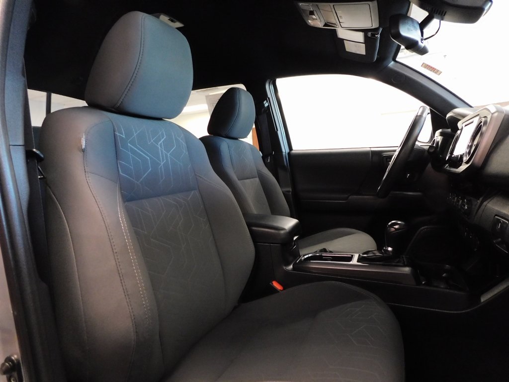 2018 Toyota Tacoma TRD Sport photo 42