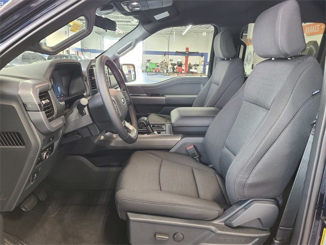 2025 Ford F-150 XLT photo 12
