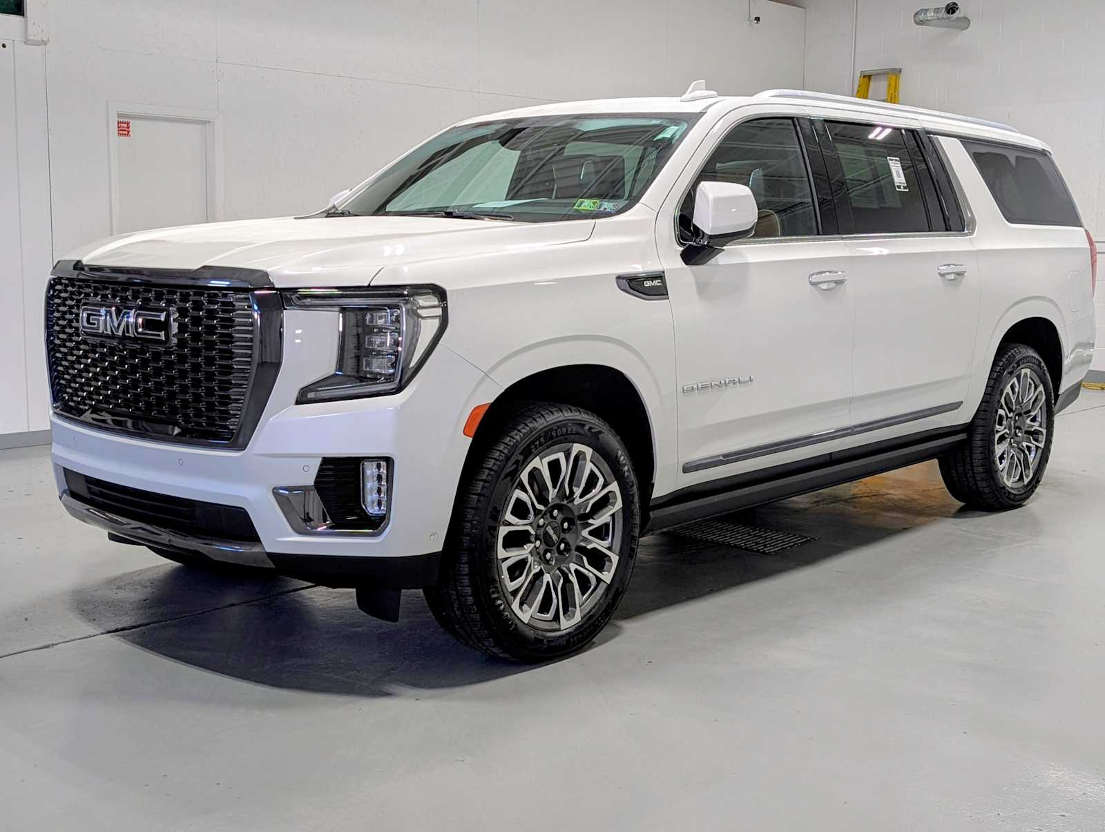 2023 GMC Yukon XL Denali Ultimate's photo