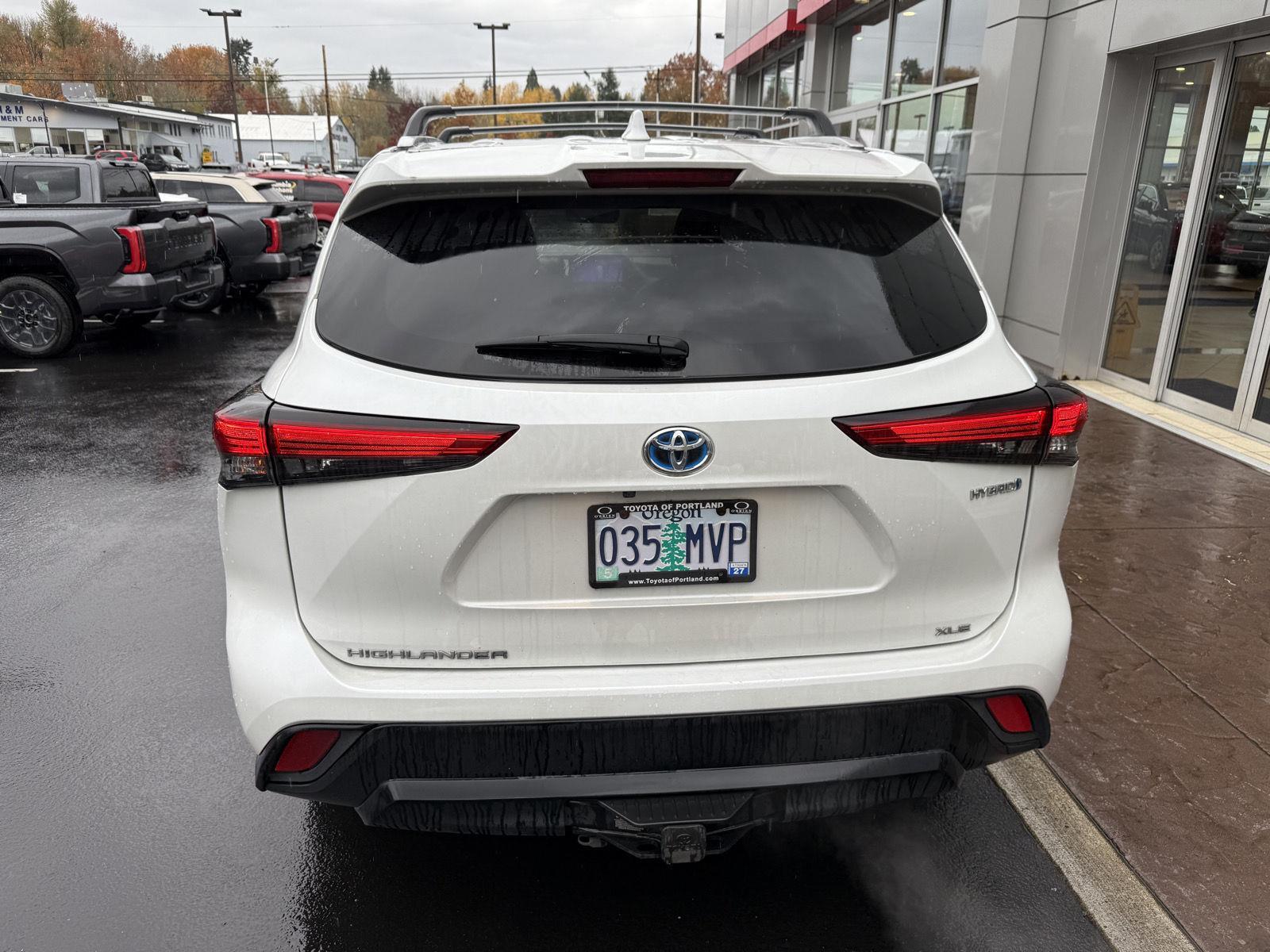 2023 Toyota Highlander Hybrid Bronze Edition photo 4