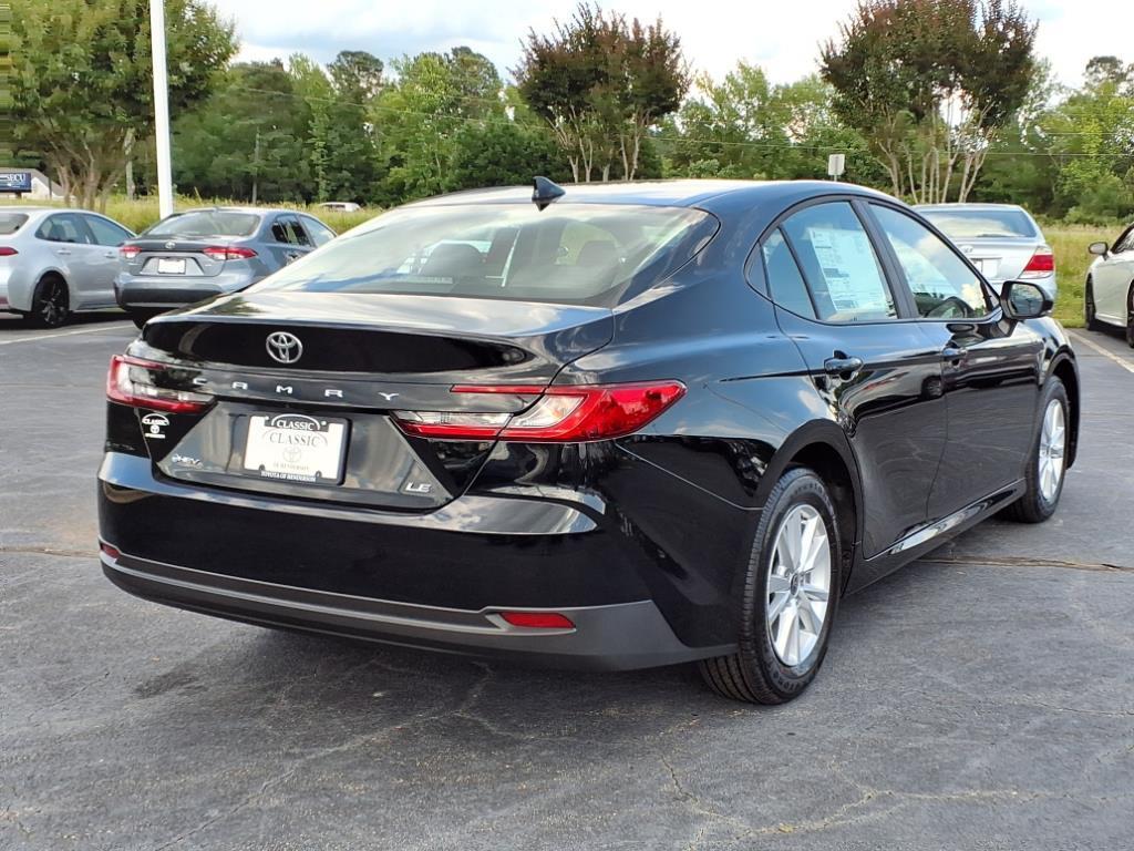 2025 Toyota Camry LE photo 6