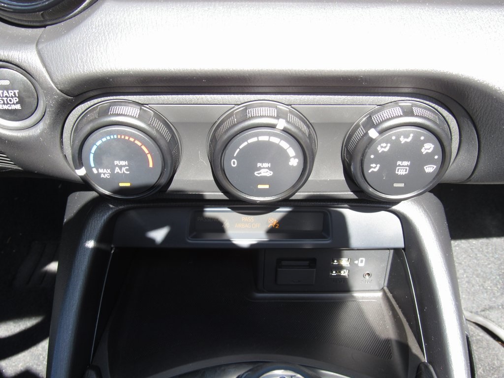 2020 Mazda MX-5 Miata Miata Sport photo 21
