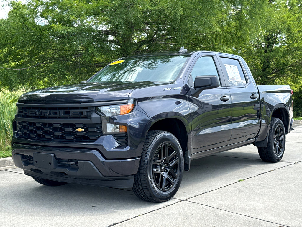 2023 Chevrolet Silverado 1500 Custom photo 3