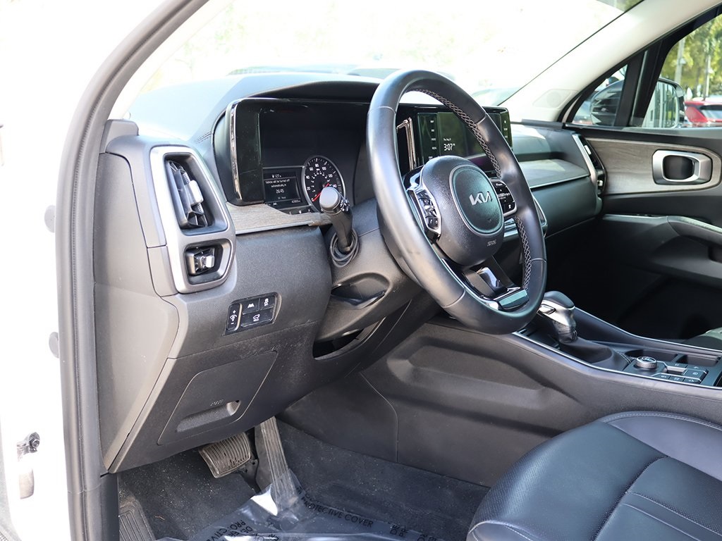 2022 Kia Sorento EX photo 22