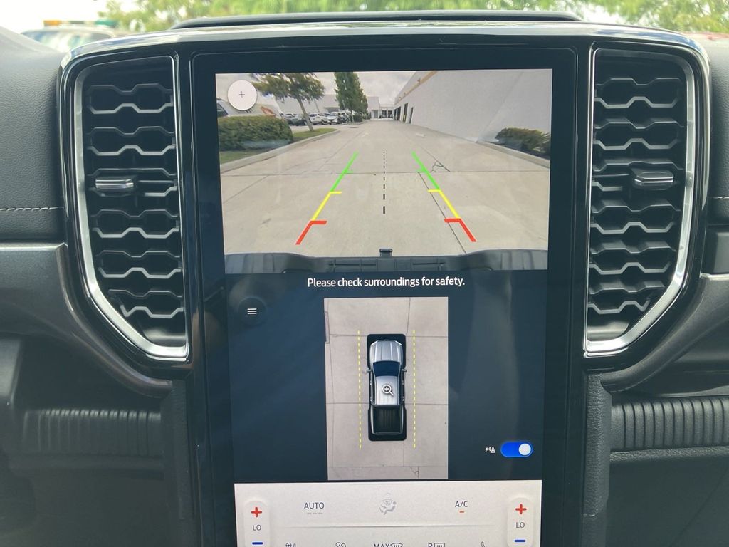 2024 Ford Ranger Lariat photo 4