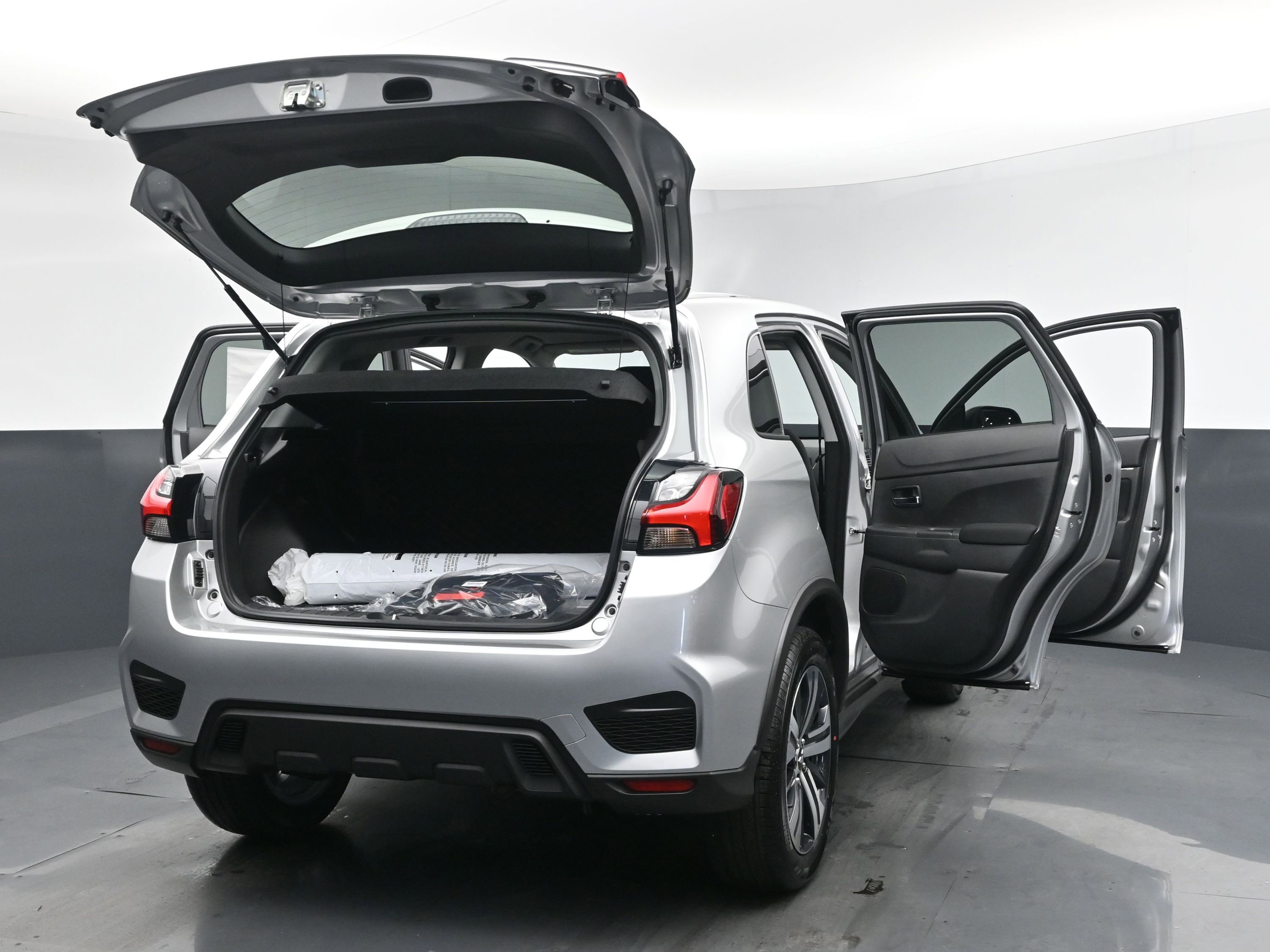 2025 Mitsubishi Outlander Sport SE photo 24
