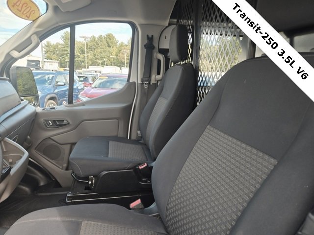 2024 Ford Transit Cargo Van photo 9