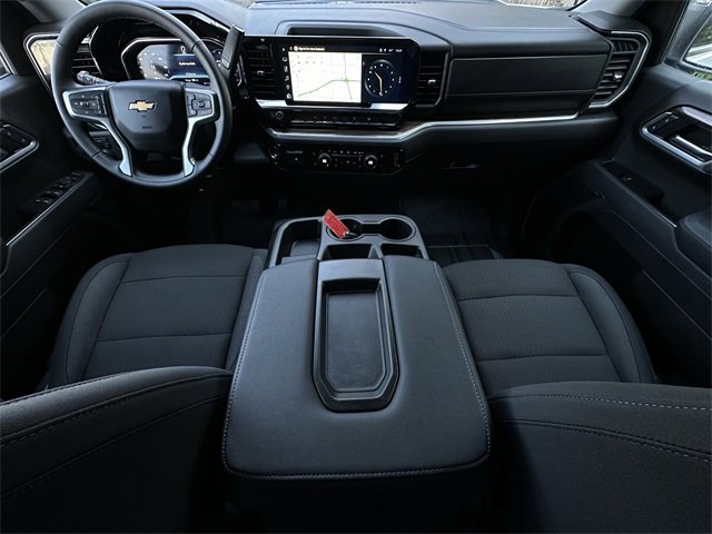 2025 Chevrolet Silverado 1500 LT photo 9