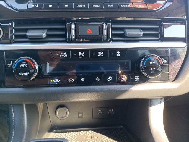 2023 Nissan Pathfinder SL photo 16